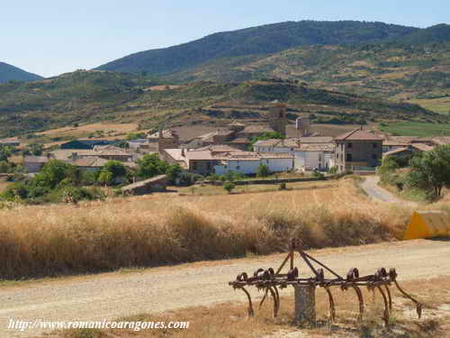 CASERÍO DESDE LA ERAS DE LARUÉS